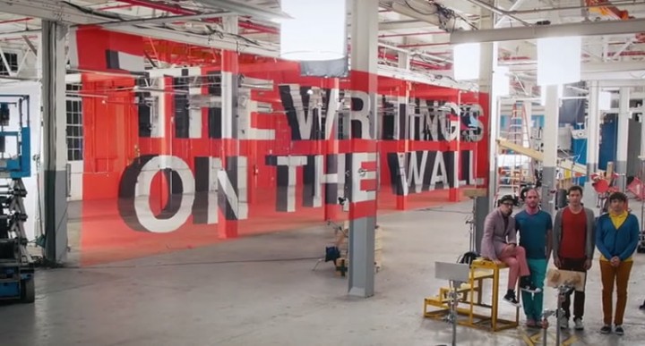 Le clip en illusions d'optiques - OK Go - The Writing's On the Wall 1